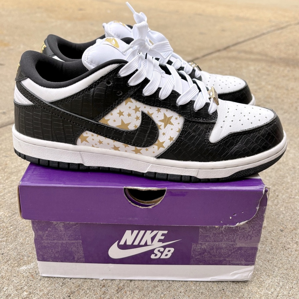 Supreme Nike Dunk Low OG SB QS  ‘Black’ Sz. 8.5 Men’s